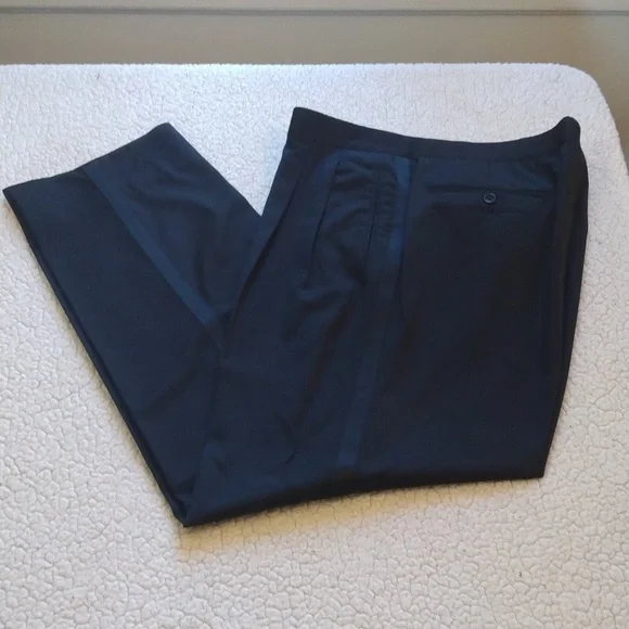 Hugo Boss Black Wool Double Breasted/Peak Lapel Dinner Jacket & Trousers  42R - Picture 13 of 15